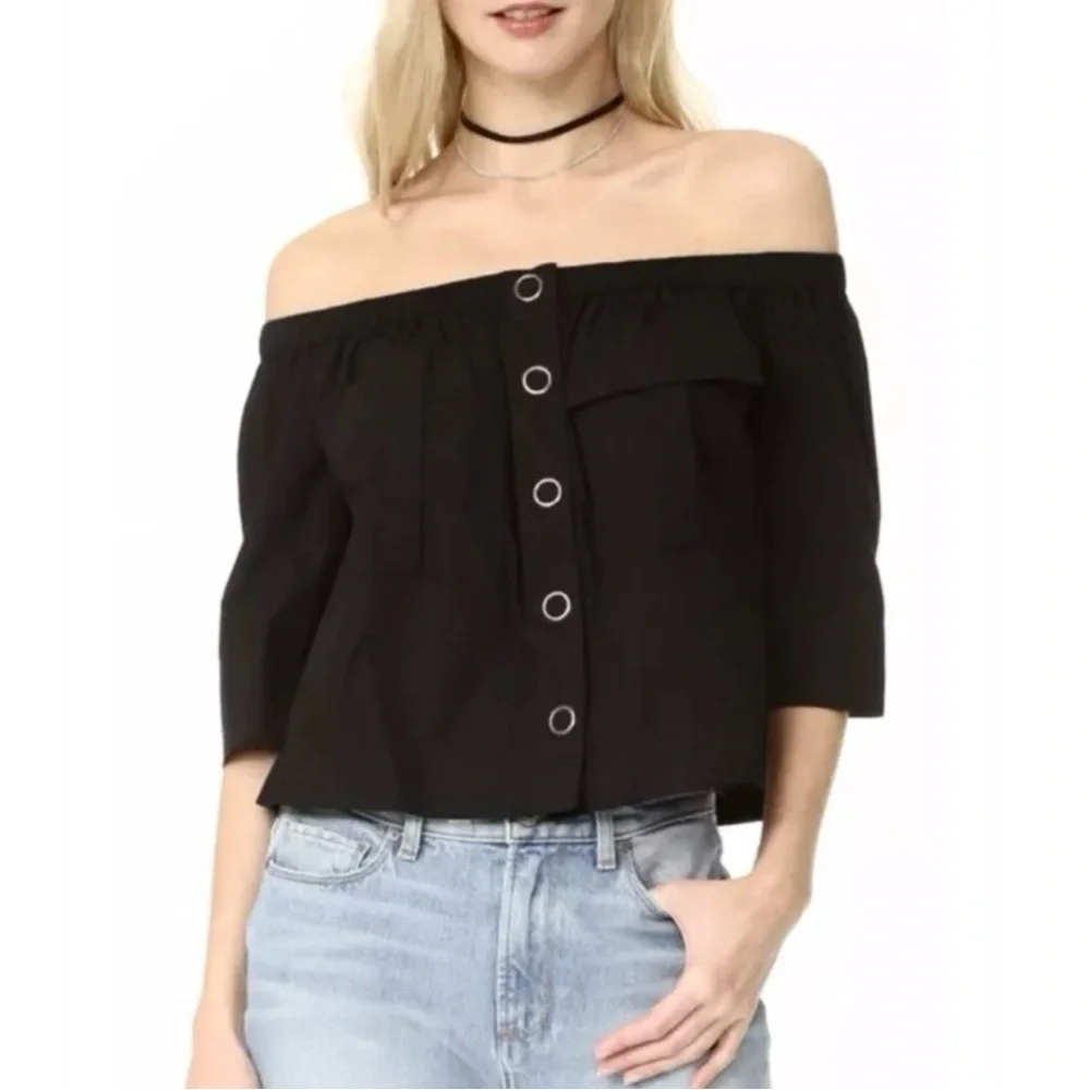 Free People Head Over Heels Off The Shoulder Top. NWT. $R78. Size Med Black